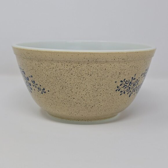 Pyrex 402 Homestead 1.5 Qt Speckled Mixing Bowl Beige with Blue Floral - Picture 3 of 13